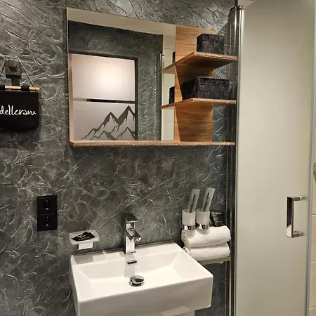 Luxus Nina Mit Zirbenhuette Apartman